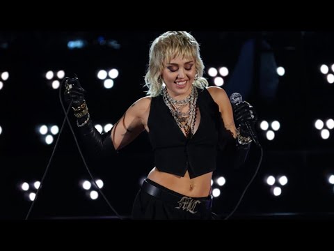 Miley Cyrus Performs at Final Four — ROCKS with Queen Classics