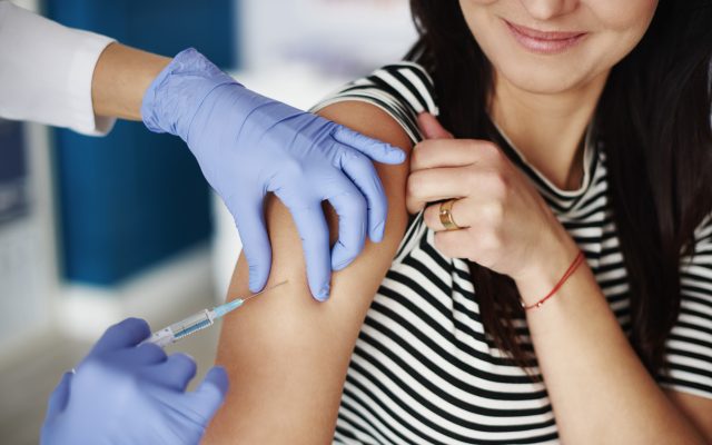 U.S. ‘Pauses’ Johnson & Johnson Vaccine After Clotting Reports