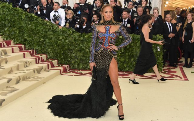 JLo Inks Deal with Netflix