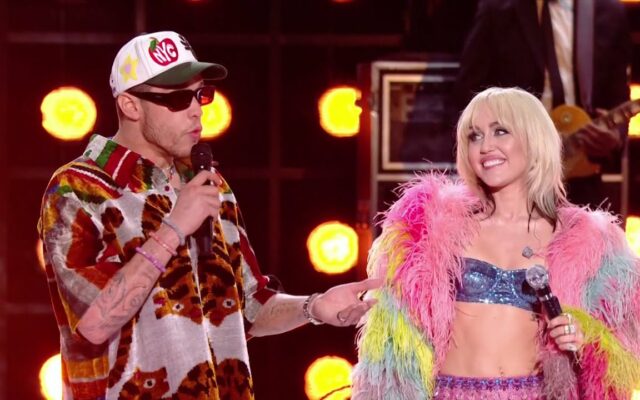 Miley Cyrus, Noah Cyrus Belt Impressive Duet Of Dolly Parton’s ‘Jolene’