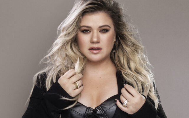 Kelly Clarkson Urged To ‘Stay Safe’ After Sharing Photo