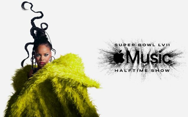 Rihanna’s Super Bowl Pregnancy Reveal